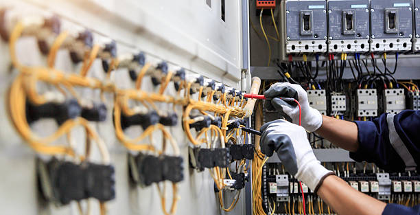 Professional Electrician technician working in Lowellville, OH